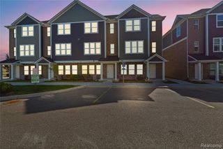 2927 Artemis Drive 17, Troy, MI 48085
