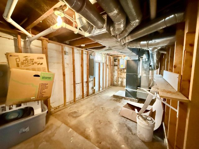 711 E Bloomington Street, Iowa City, IA 52245