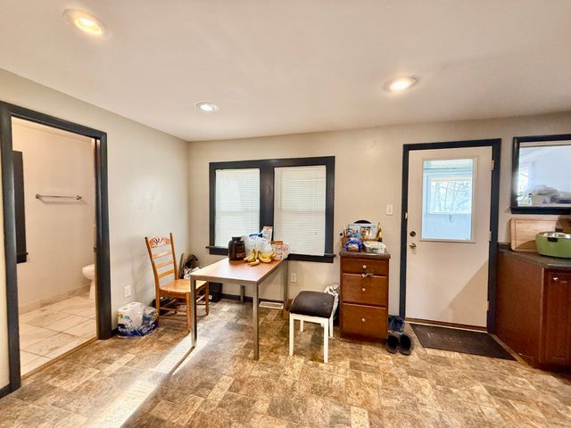 711 E Bloomington Street, Iowa City, IA 52245