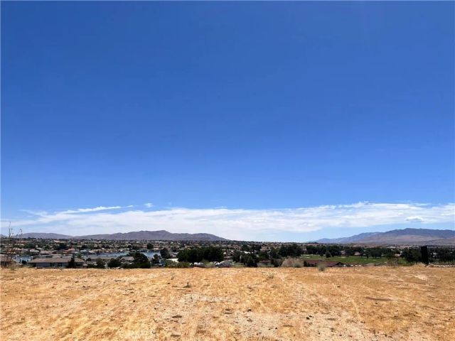 18035 Wildwood, Victorville, CA 92395