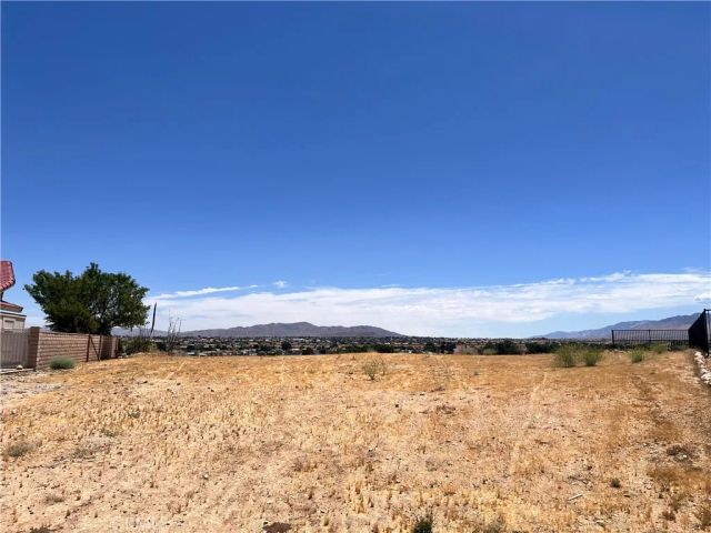 18035 Wildwood, Victorville, CA 92395