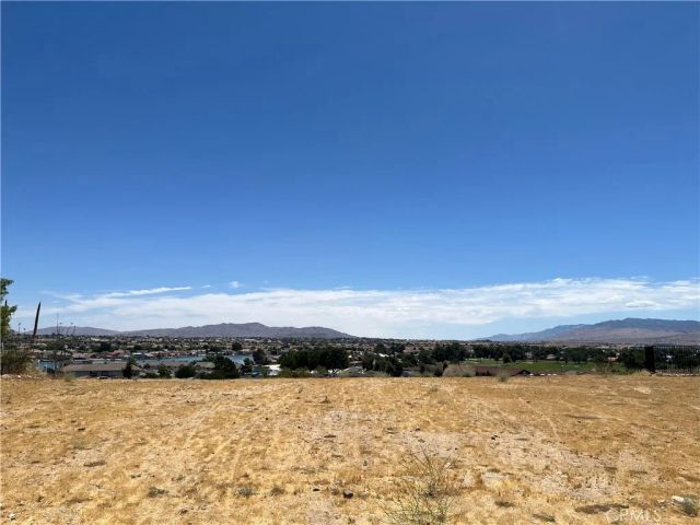 18035 Wildwood, Victorville, CA 92395