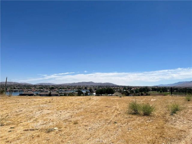 18035 Wildwood, Victorville, CA 92395