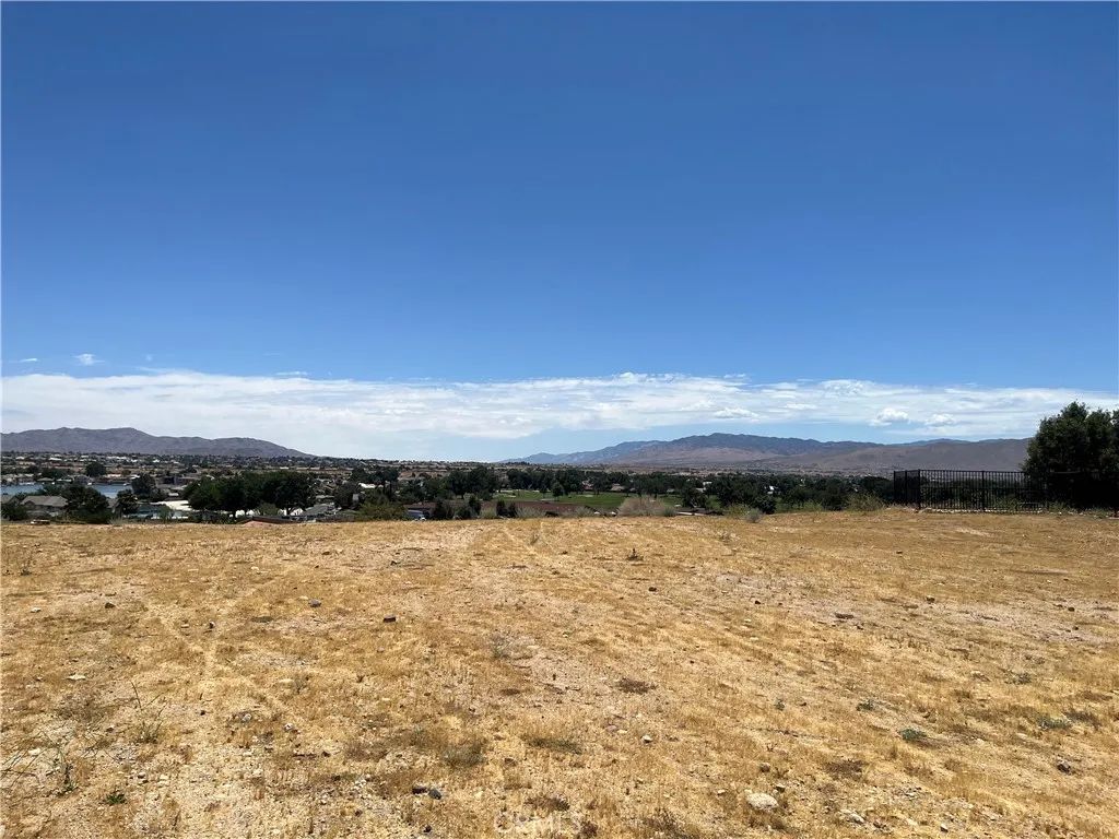 18035 Wildwood, Victorville, CA 92395