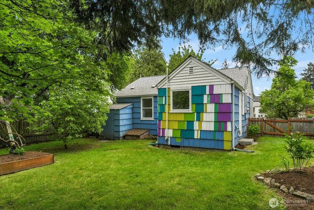 14339 Ashworth Avenue N, Seattle, WA 98133