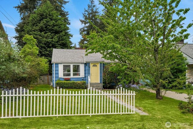 14339 Ashworth Avenue N, Seattle, WA 98133