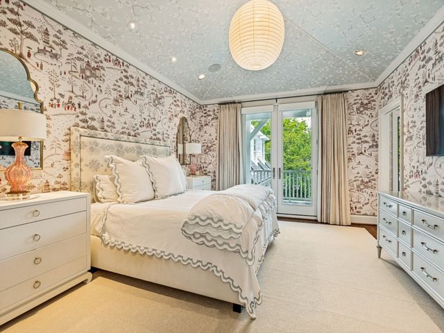 4672 S Versailles Avenue, Highland Park, TX 75209