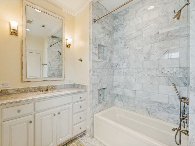 4672 S Versailles Avenue, Highland Park, TX 75209