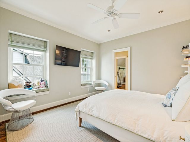 4672 S Versailles Avenue, Highland Park, TX 75209