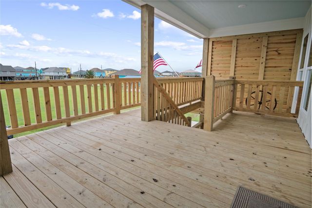 131 South Mae Cir S, Crystal Beach, TX 77650