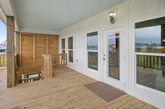 131 South Mae Cir S, Crystal Beach, TX 77650