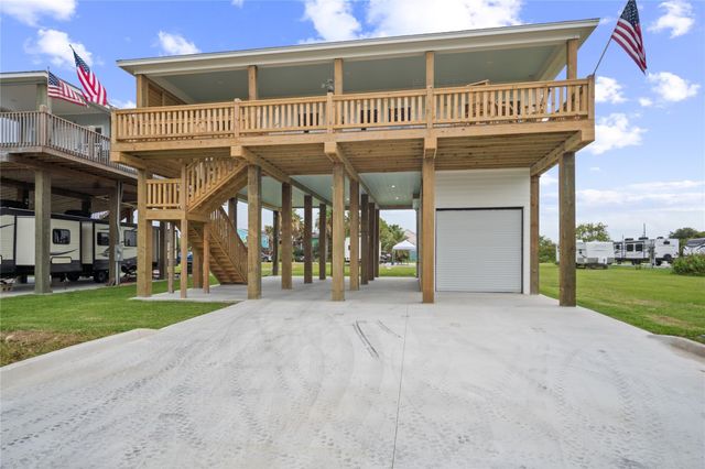 131 South Mae Cir S, Crystal Beach, TX 77650
