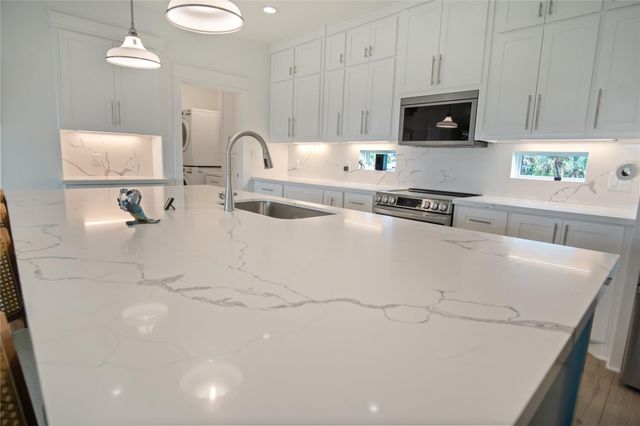 131 South Mae Cir S, Crystal Beach, TX 77650