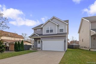 4001 Elmhurst Road, Waterford, MI 48328