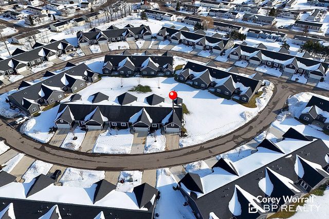 7472 Cinarcy Street 75, Caledonia, MI 49316