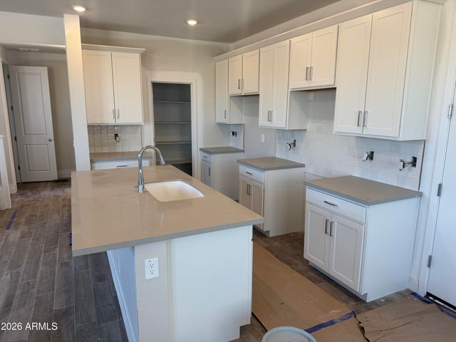 2279 S Swan Court, Gilbert, AZ 85295