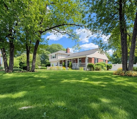 118 Woodard Ave, Brockton, MA 02301