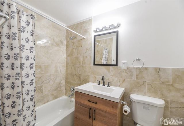 204 College Drive, Edison, NJ 08817