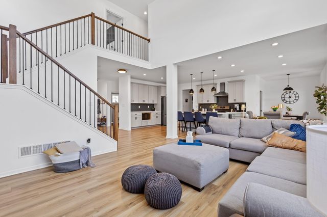 2207 Mary Lane, Valparaiso, IN 46383