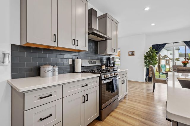 2207 Mary Lane, Valparaiso, IN 46383