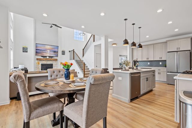 2207 Mary Lane, Valparaiso, IN 46383