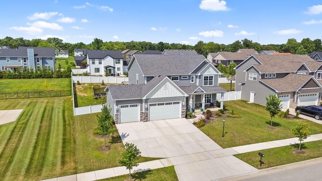 2207 Mary Lane, Valparaiso, IN 46383