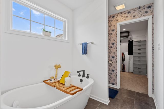 2207 Mary Lane, Valparaiso, IN 46383