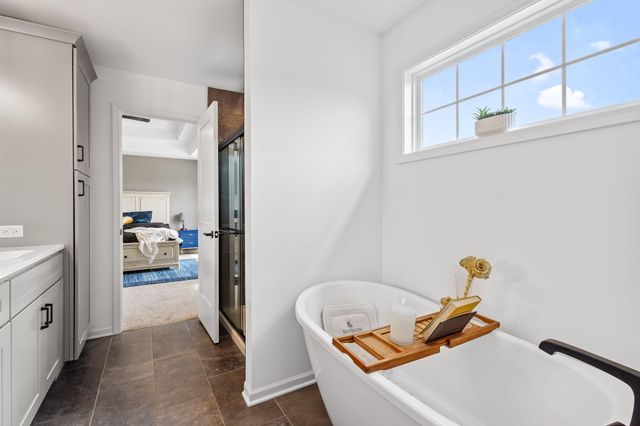 2207 Mary Lane, Valparaiso, IN 46383