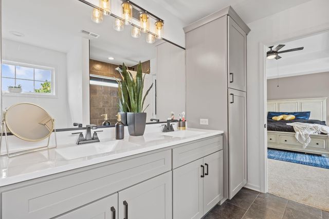 2207 Mary Lane, Valparaiso, IN 46383