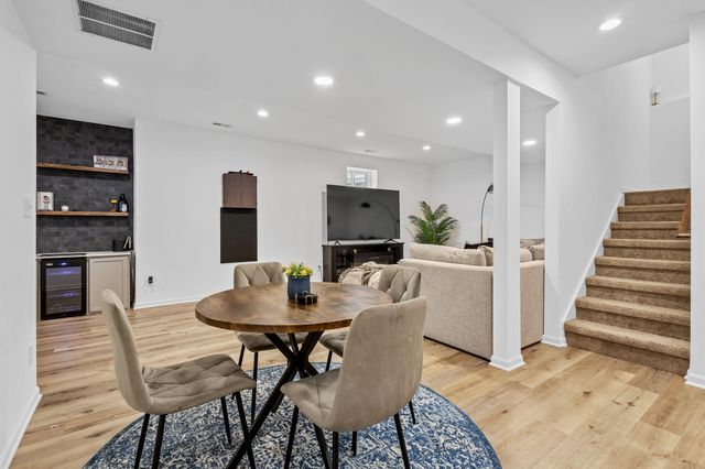 2207 Mary Lane, Valparaiso, IN 46383