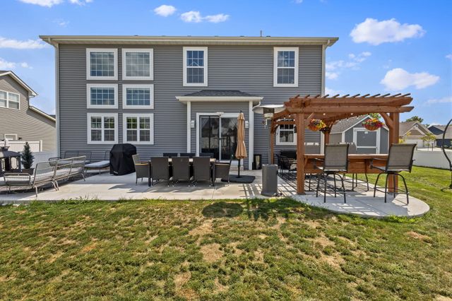 2207 Mary Lane, Valparaiso, IN 46383