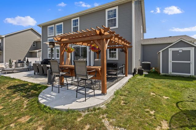 2207 Mary Lane, Valparaiso, IN 46383