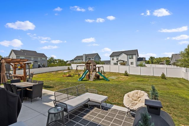 2207 Mary Lane, Valparaiso, IN 46383