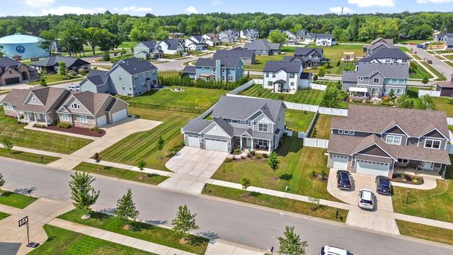 2207 Mary Lane, Valparaiso, IN 46383