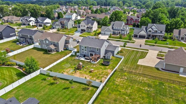 2207 Mary Lane, Valparaiso, IN 46383