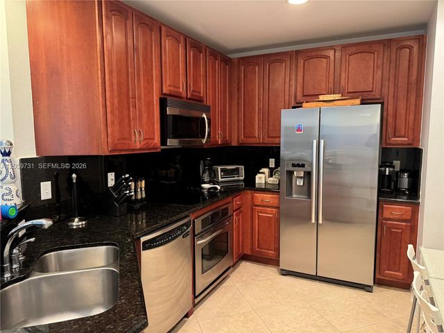 16100 Emerald Estates Dr 278, Weston, FL 33331