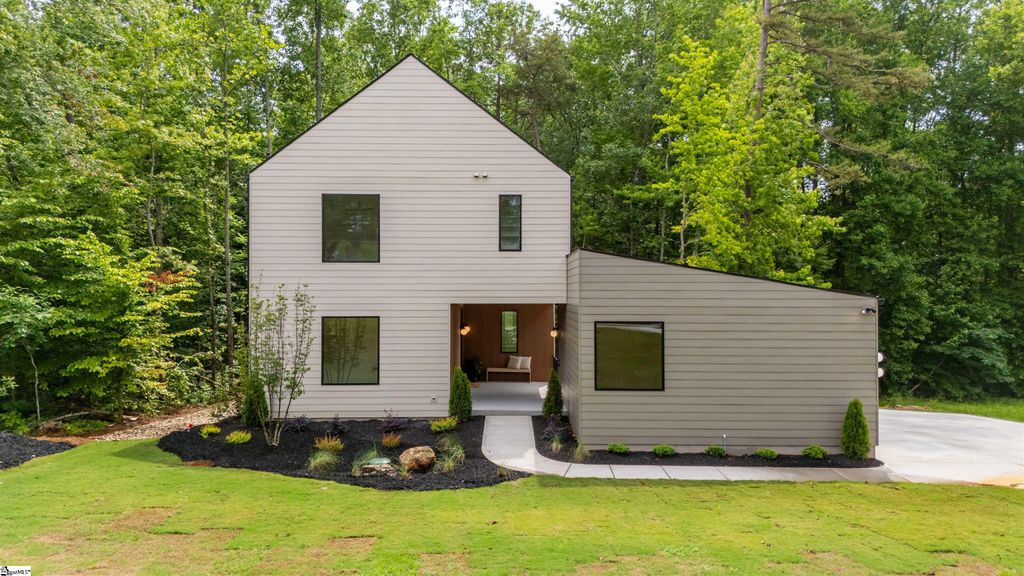 454 Enoree Road, Travelers Rest, SC 29690