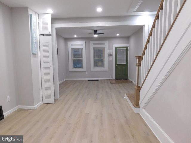 1103 W MARKET ST, Pottsville, PA 17901