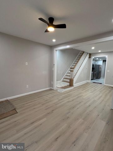 1103 W MARKET ST, Pottsville, PA 17901