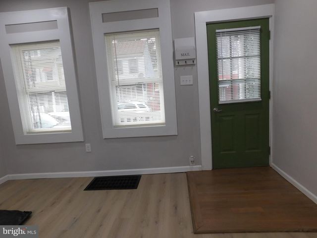 1103 W MARKET ST, Pottsville, PA 17901