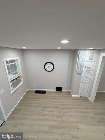 1103 W MARKET ST, Pottsville, PA 17901