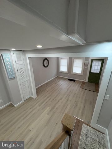 1103 W MARKET ST, Pottsville, PA 17901