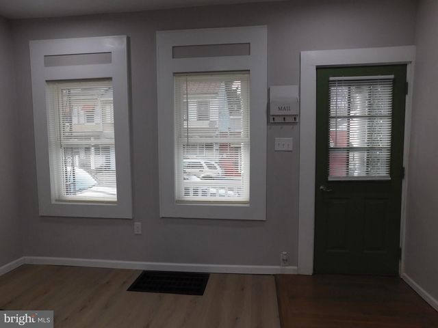 1103 W MARKET ST, Pottsville, PA 17901