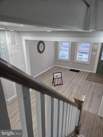 1103 W MARKET ST, Pottsville, PA 17901