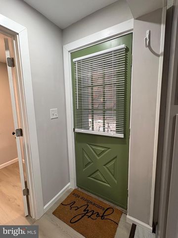 1103 W MARKET ST, Pottsville, PA 17901