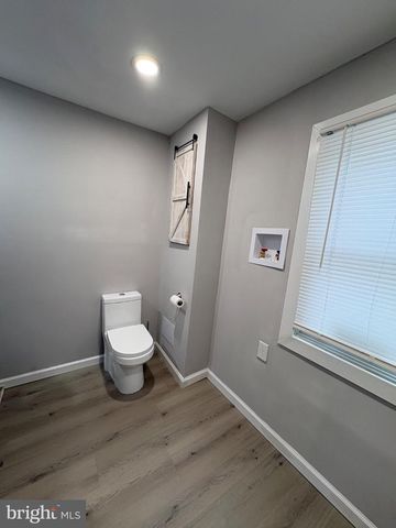 1103 W MARKET ST, Pottsville, PA 17901