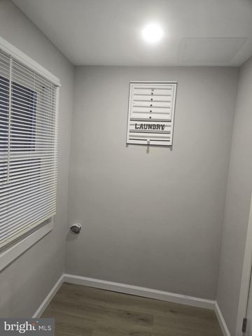 1103 W MARKET ST, Pottsville, PA 17901