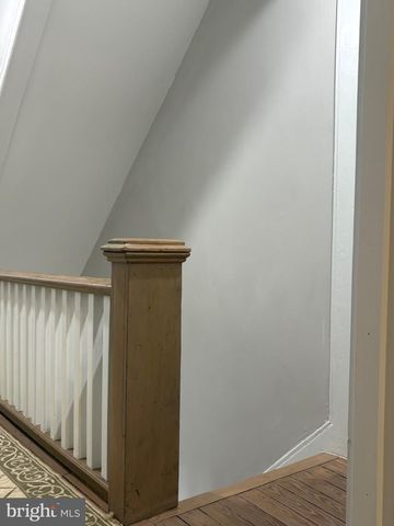 1103 W MARKET ST, Pottsville, PA 17901