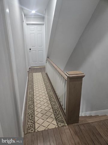 1103 W MARKET ST, Pottsville, PA 17901