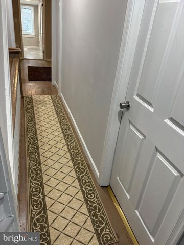 1103 W MARKET ST, Pottsville, PA 17901